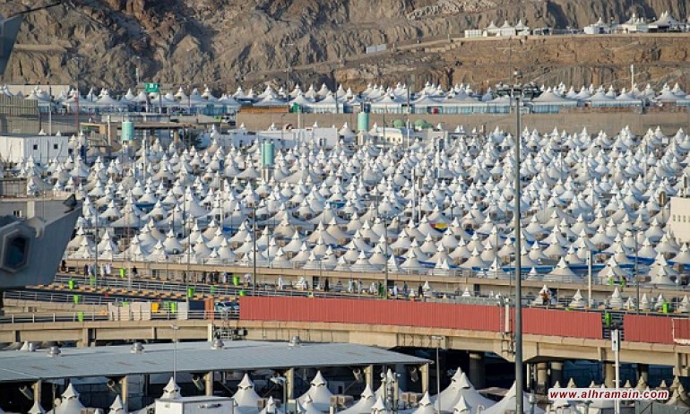 حجاج بيت الله يتوافدون إلى منى وسط مخاوف متجددة من سوء إدارة السعودية لموسم الحج
