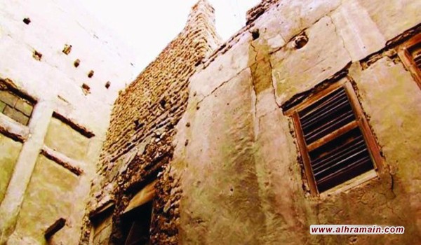 &ldquo;مسوّرة&rdquo; العوامية في صحيفة &ldquo;الرياض&rdquo; قبل 7 أعوام: حيٌ أثري ينبغي الحفاظ عليه..