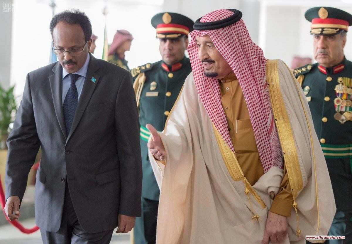 كاتب سعودي يسيء للصومال.. ومغردون يتهمونه بالجهل