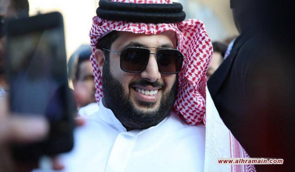 سعوديون يعلنون غضبهم من "تركي آل الشيخ" ويطالبون بإعفائه