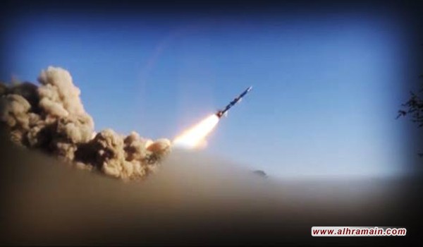 الحوثيون يعلنون اطلاق صاروخ على خزانات توزيع لشركة أرامكو النفطية السعودية في منطقة جازان