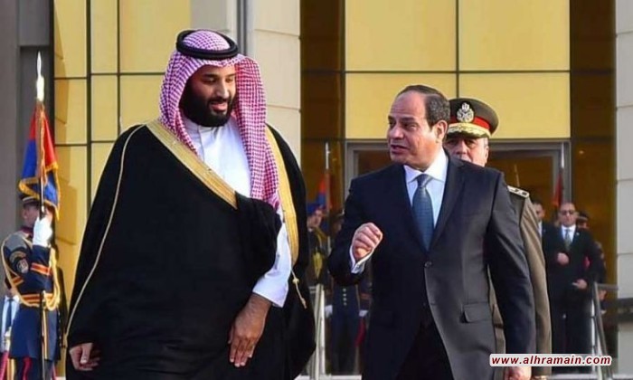 لوموند: مصر تبيع أراضيها وبنيتها التحتية للإمارات والسعودية