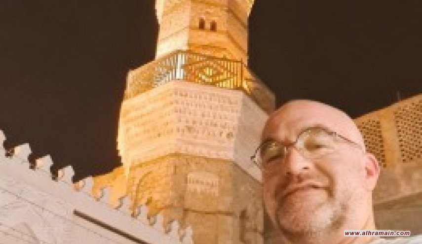 سائح إسرائيلي يجوب السعودية والإمارات والأردن بسيارته الخاصة