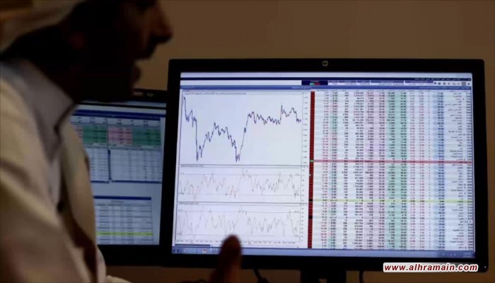 بورصة السعودية تسجل أسوأ خسائر منذ شهر