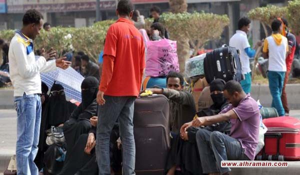 السعودية ترحل 19 ألف وافد &ldquo;على حسابهم الخاص&rdquo;