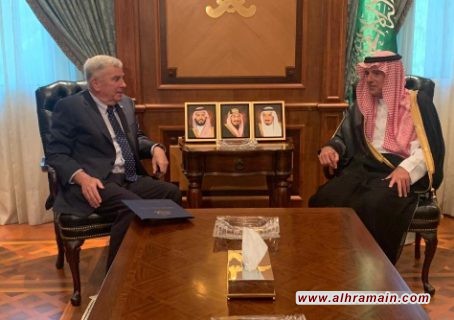 الجبير يبحث مع السفير الأمريكي في السعودية القضايا الإقليمية والدولية في وقت يشهد توترا بين إيران والولايات المتحدة