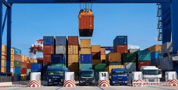 هبوط ميزان تجارة السعودية الخارجية النفطية وغير النفطية