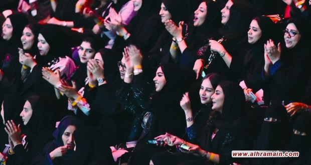 صحفي إسرائيلي: المملكة تتغير.. اختلاط دون أمل في الديمقراطية