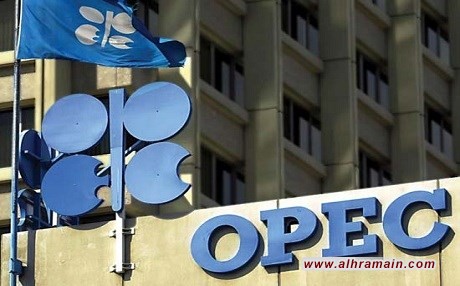 تقرير: خفض إنتاج النفط سيخض العائدات المالية لدول الخليج