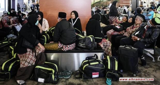 تقطع السبل بآلاف المعتمرين الإندونيسيين والحكومة تطلب استثناء سعودياً