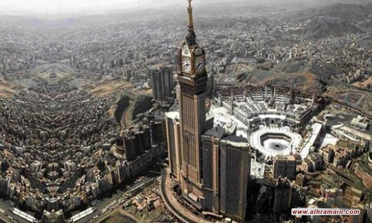 مكة تتهيأ لثلاث قمم وسط ازدحام المصلين مع قرب نهاية رمضان