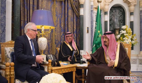 الملك سلمان يستعرض التعاون مع وفدا من حزب المحافظين البريطاني