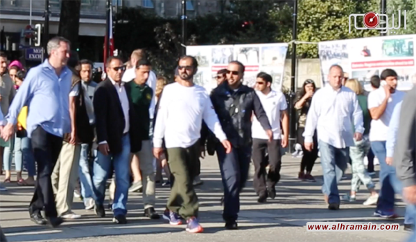 هتافات ضد آل سعود أمام محمد بن راشد في ساحة &ldquo;ماربل آرج&rdquo; بلندن