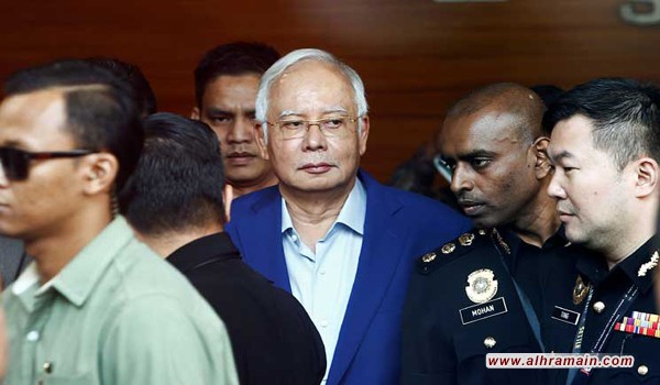 &laquo;رزاق&raquo; يمثل أمام هيئة الفساد بماليزيا.. ورئيسها: تلقى أموالا سعودية