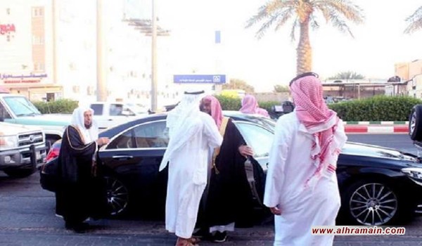 موكب عائض القرني الأمني يثير جدلا بالسعودية