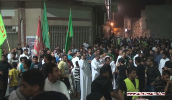 والدة الشهيد الفرج تستقبل المعزين وتؤكد اعتزازها بوسام الشهادة 