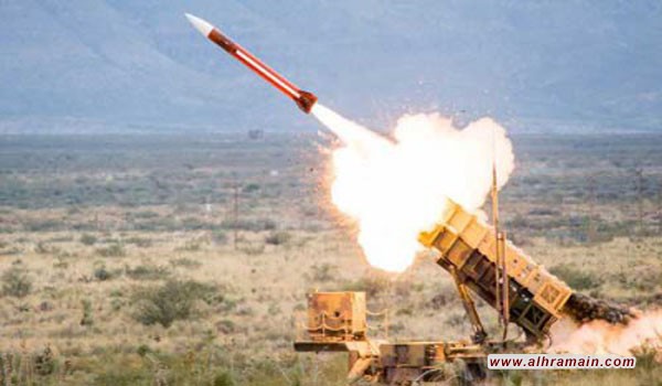 الحوثيون باليمن يعلنون استهداف مطار الملك خالد الدولي بالرياض بصاروخ باليستي من نوع بركان (اتش تو).. 