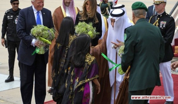 السعودية تعمى عن عداء ترامب للإسلام وتدفع &ldquo;جزية&rdquo; لمواجهة إيران و&rdquo;حزب الله&rdquo;