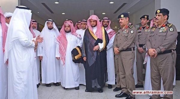 سلمان ونجله يوجهان المعجب بزيارة السجون.. لمحاولة تغيير صورة التعذيب والتحرش