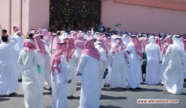 مغردو السعودية يحذرون: #انفجار_العاطلين_قريباً