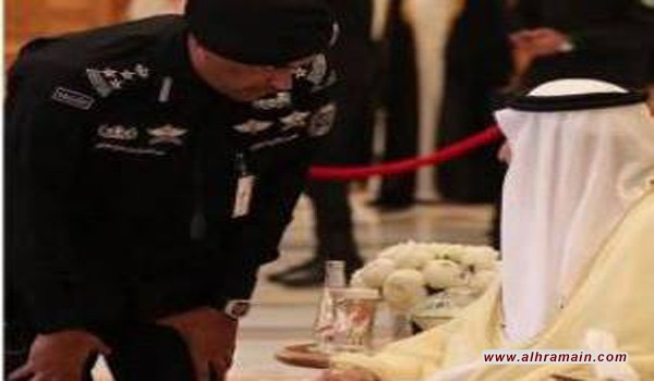 الحارس الشخصي للعاهل السعودي يُثير الجَدل بساعة يَدِه والتي يُقدّر ثَمنها بحوالي 3 ملايين ريال