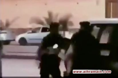 النظام يفضح عُنفه: عسكريون يضربون قاصراً بوحشية