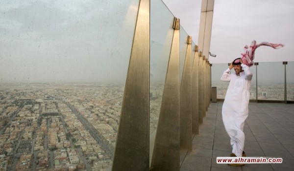 المملكة تمتص الغضب الشعبي وتمول قروضا بـ12 مليار ريال