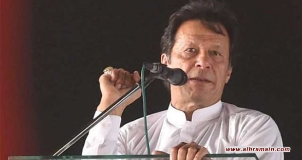 خسارات الرياض الآسيوية مستمرة: عدوها يتصدر الحكم في باكستان